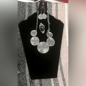 Deserve A Medal Silver Necklace Set 🥈